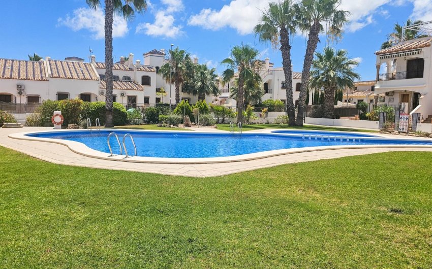 Revente - Town House -
Orihuela Costa - PAU 8