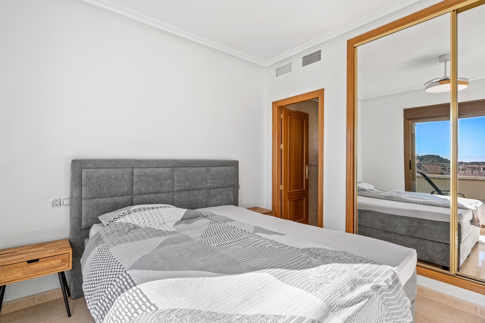 Revente - Town House -
San Miguel de Salinas - Inland