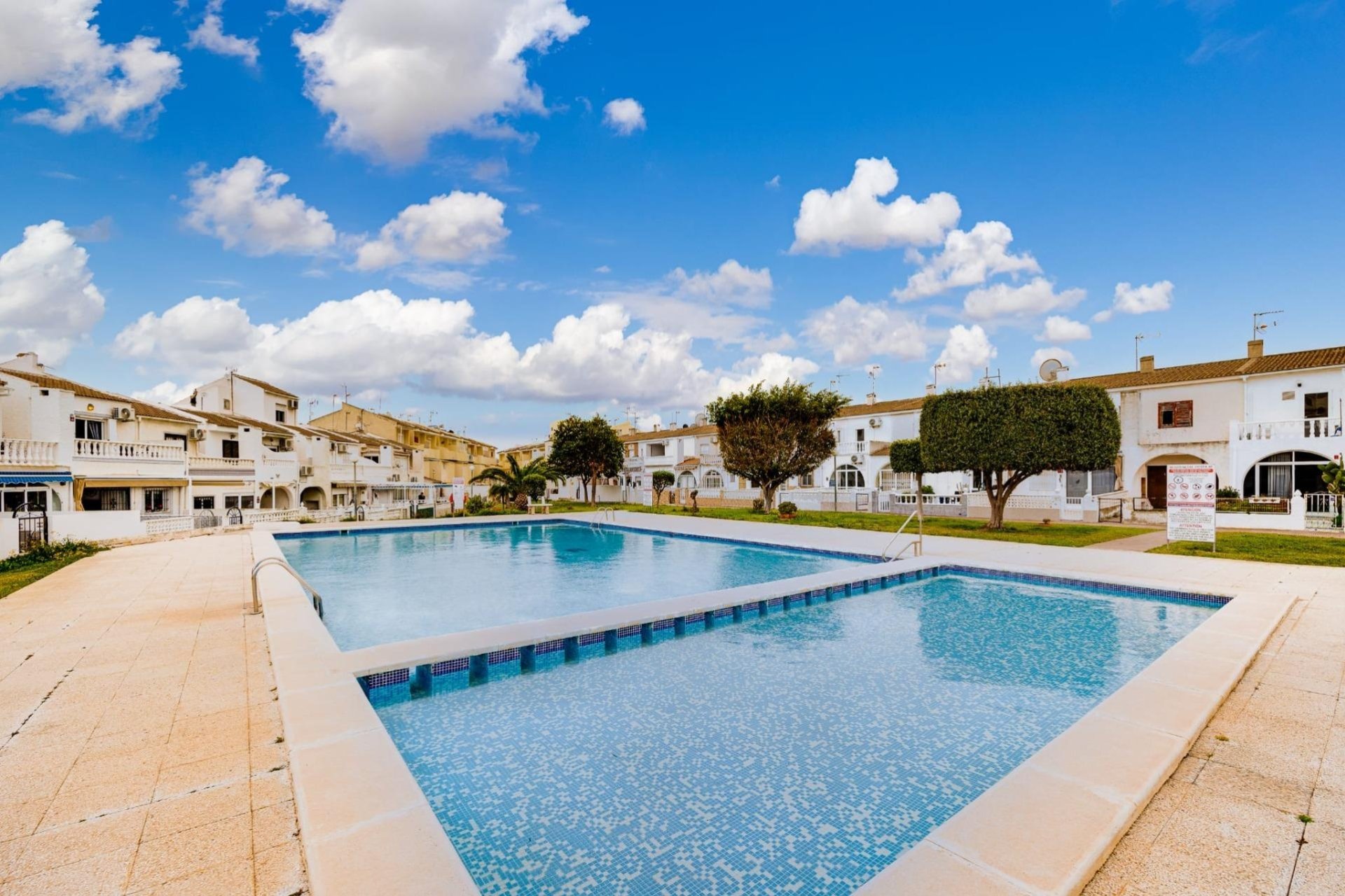 Revente - Town House -
Torrevieja - Calas Blanca