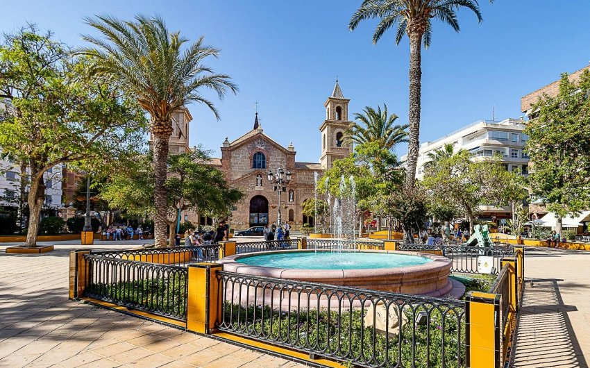 Revente - Town House -
Torrevieja - Centro