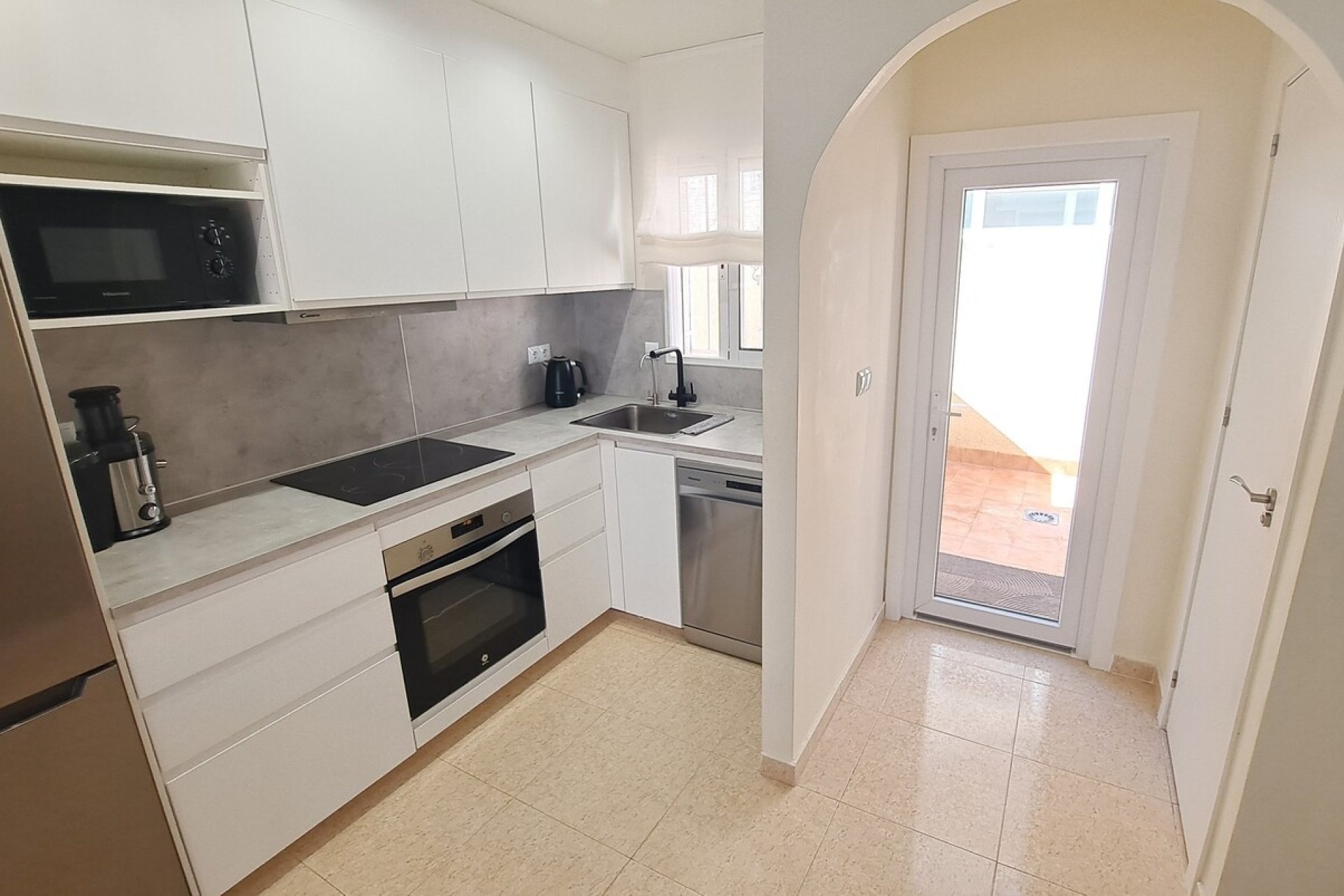 Revente - Town House -
Villamartin - Las filipinas