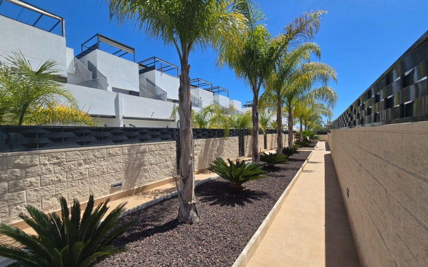 Revente - Townhouse * -
Ciudad Quesada * - Doña Pepa *