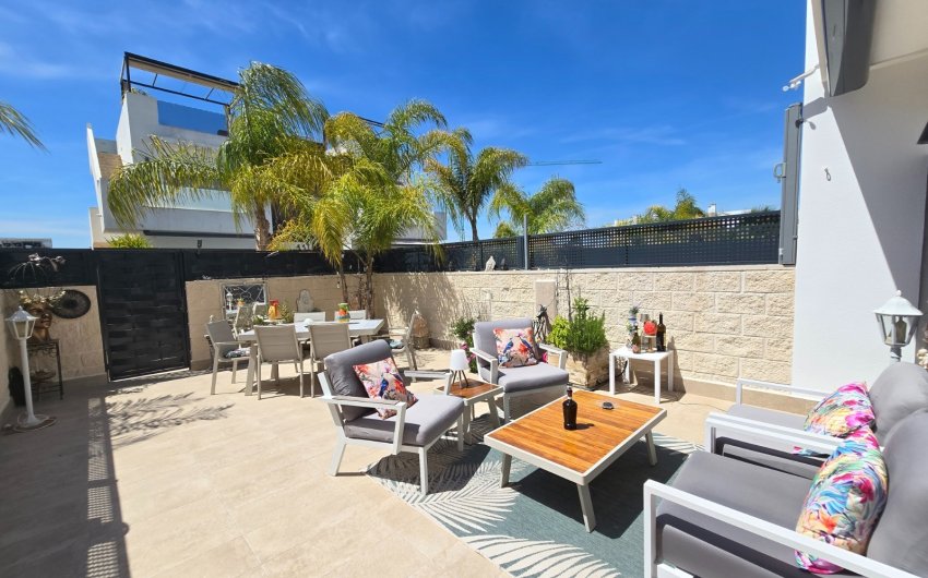 Revente - Townhouse * -
Ciudad Quesada * - Doña Pepa *