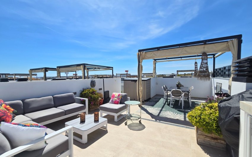 Revente - Townhouse * -
Ciudad Quesada * - Doña Pepa *