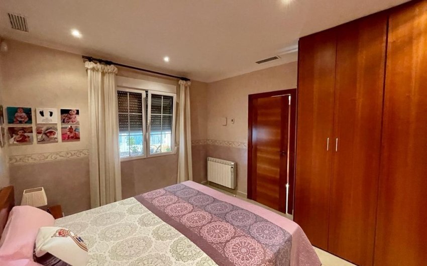 Revente - Villa -
Albatera - Inland