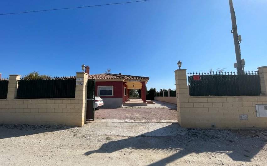 Revente - Villa -
Albatera - Inland