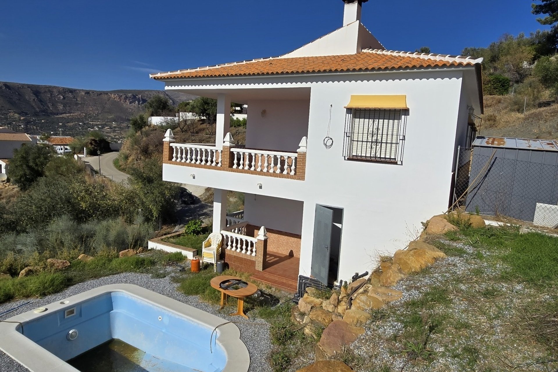 Revente - Villa -
Alcaucín - Inland