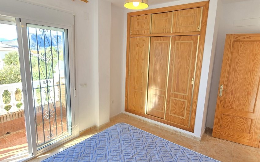 Revente - Villa -
Alcaucín - Inland