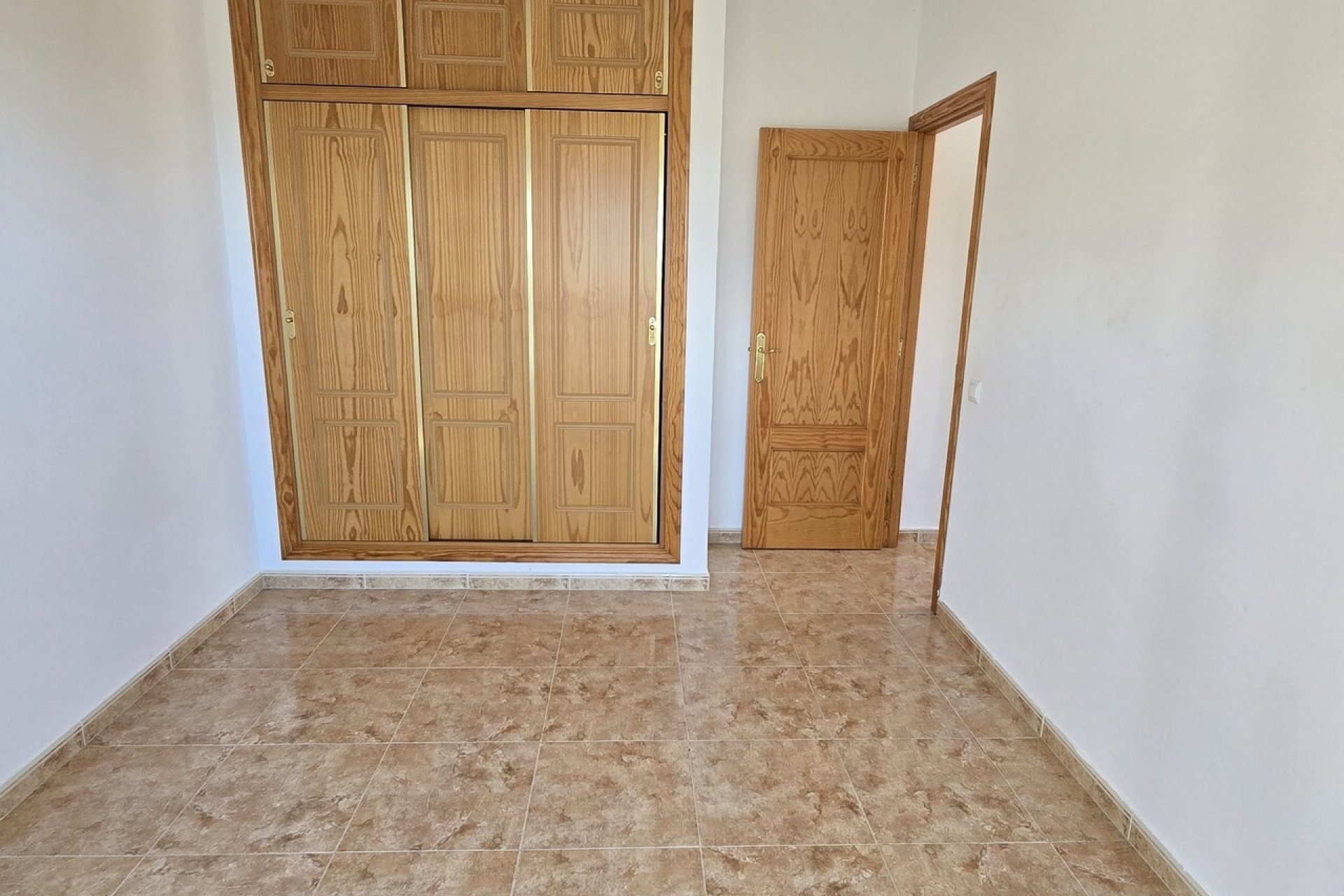 Revente - Villa -
Alcaucín - Inland