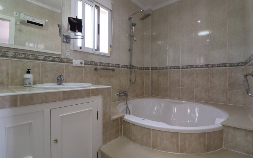 Revente - Villa -
Algorfa - Lomas de La Juliana