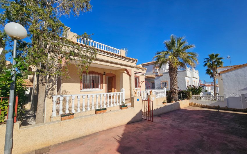 Revente - Villa -
Algorfa - Montemar