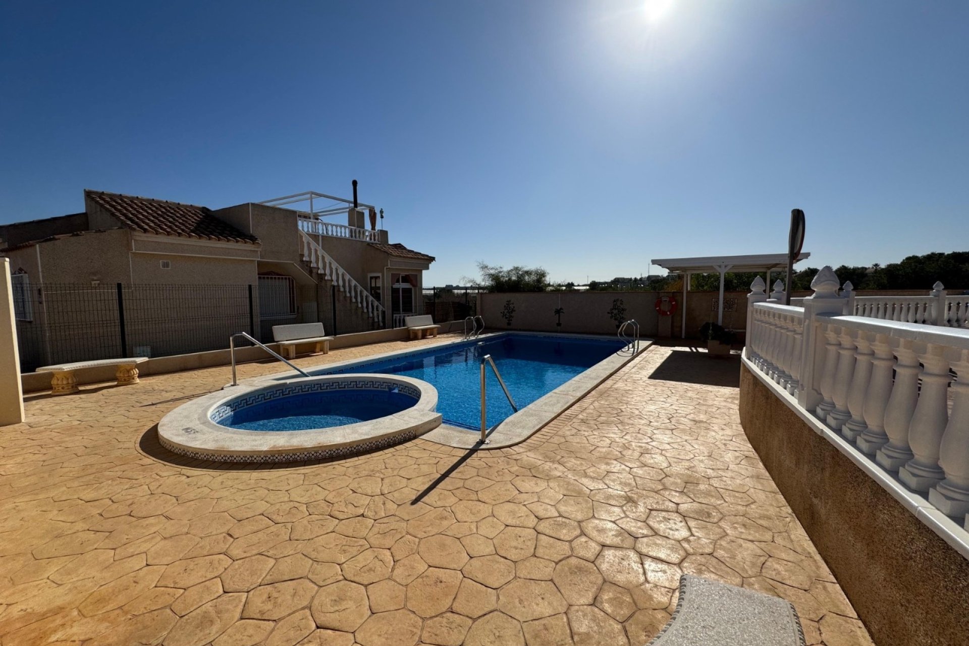 Revente - Villa -
Algorfa - Montemar