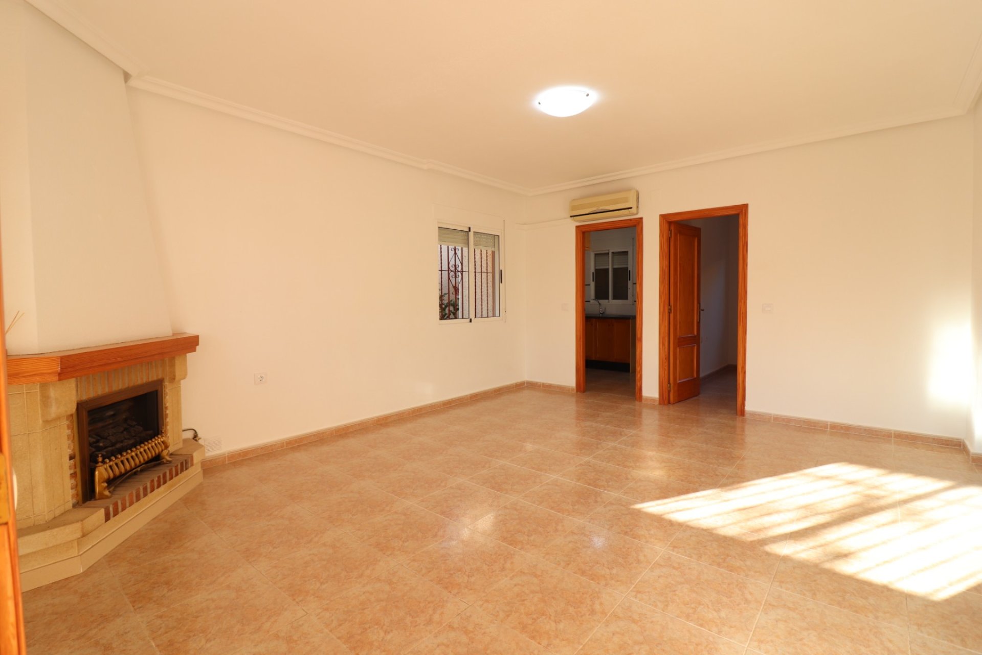 Revente - Villa -
Algorfa - Montemar