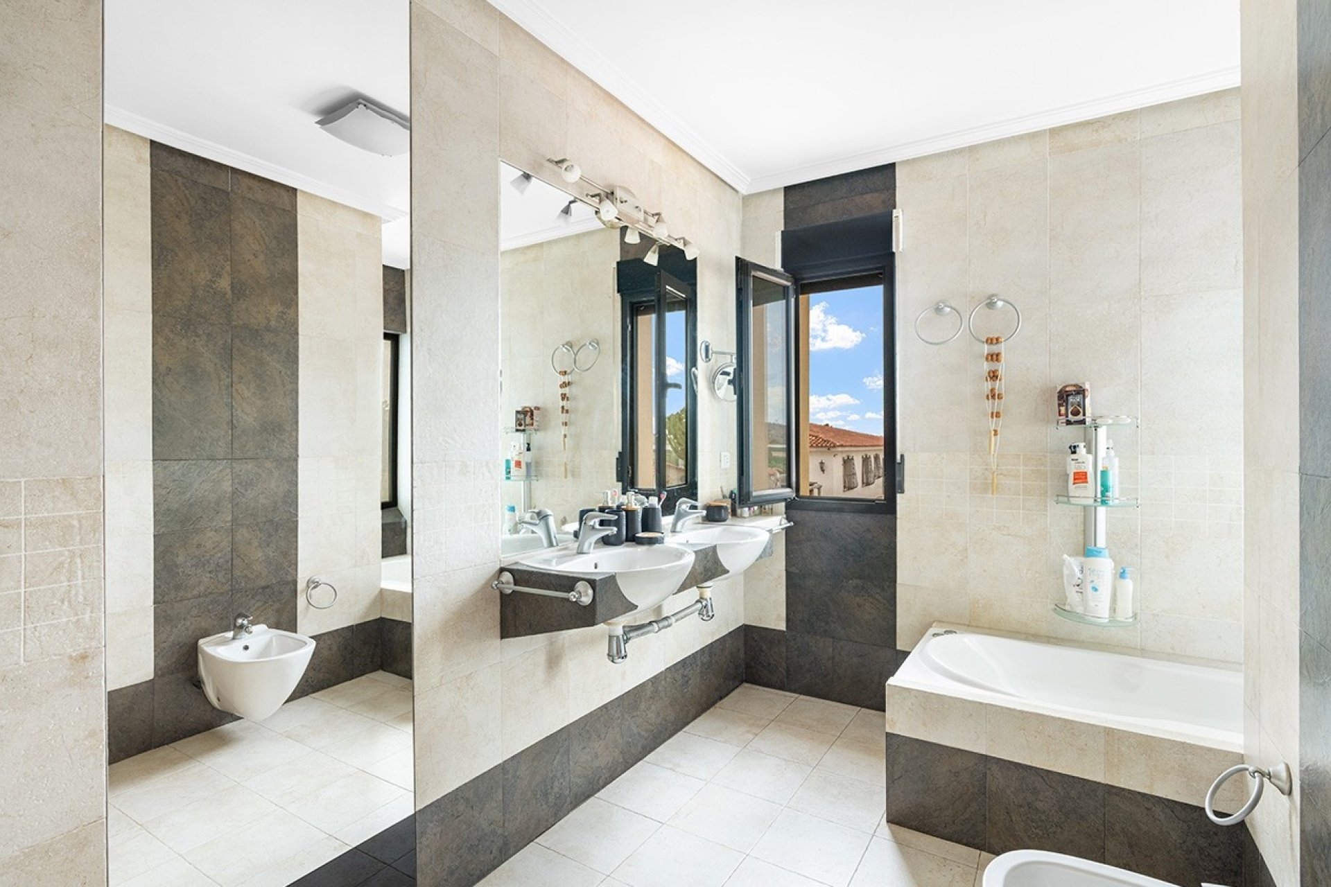 Revente - Villa -
Alicante - Rebolledo