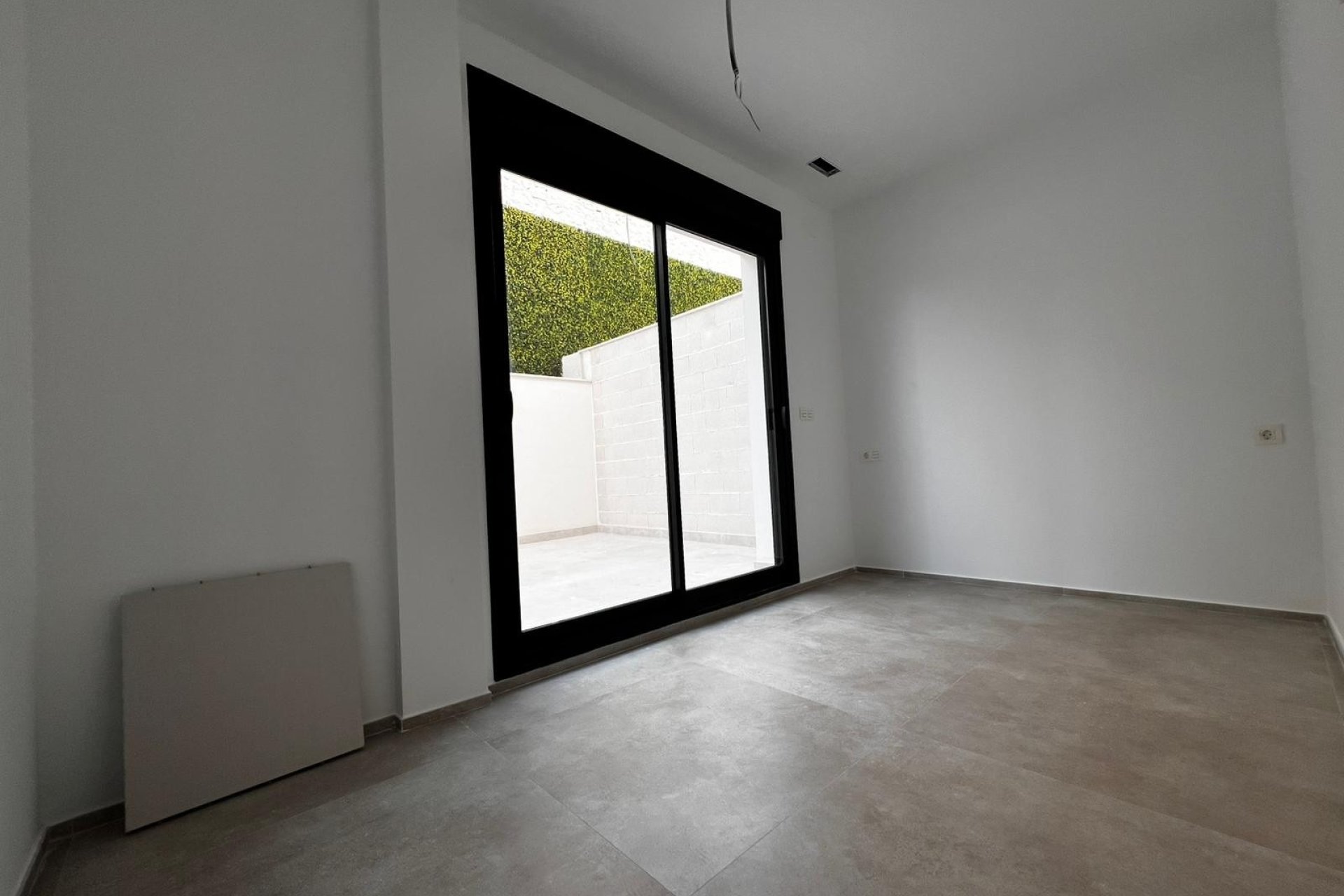 Revente - Villa -
Alicante - Vistahermosa