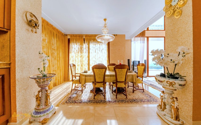 Revente - Villa -
Altea