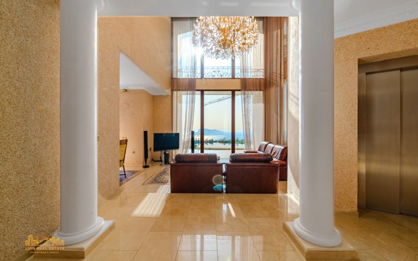 Revente - Villa -
Altea