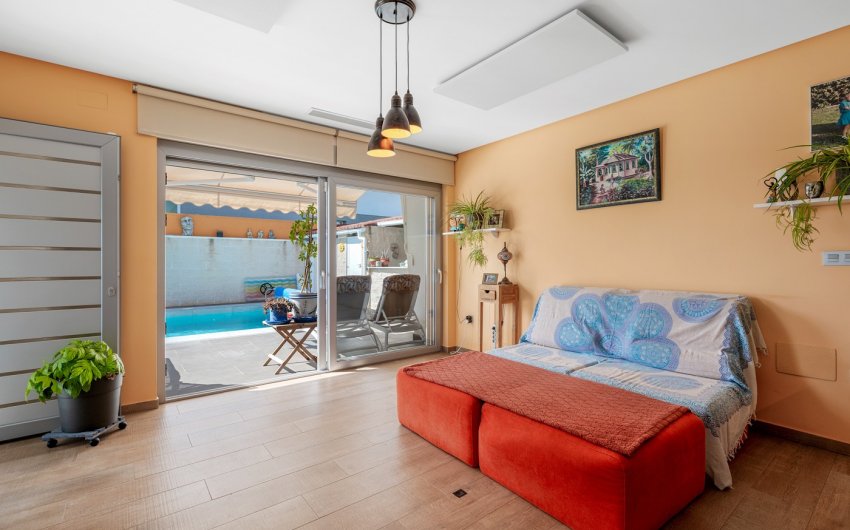 Revente - Villa -
Benijofar