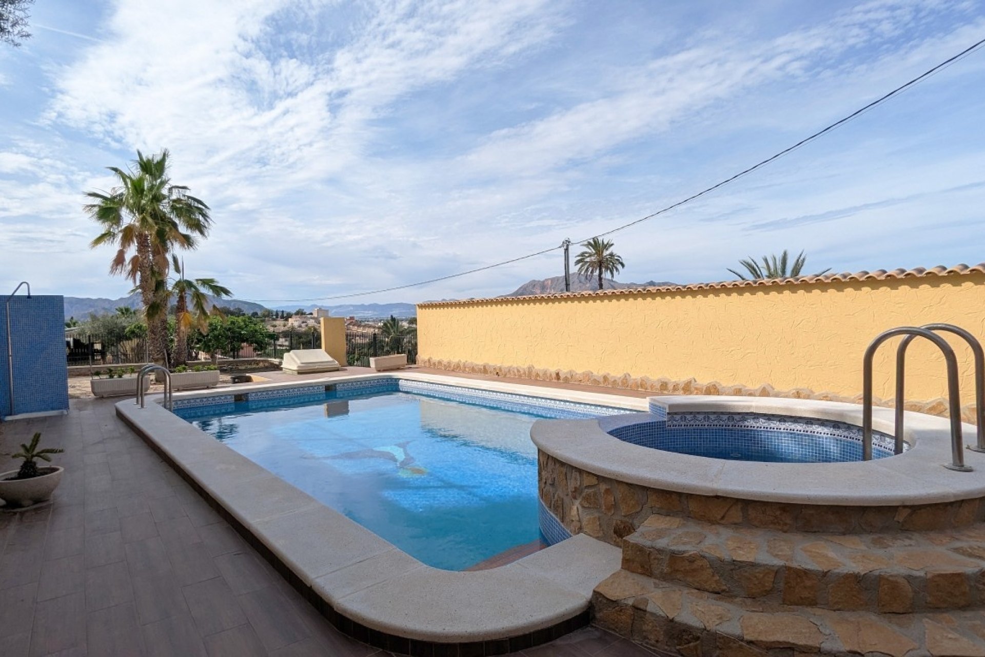 Revente - Villa -
Bigastro - Inland