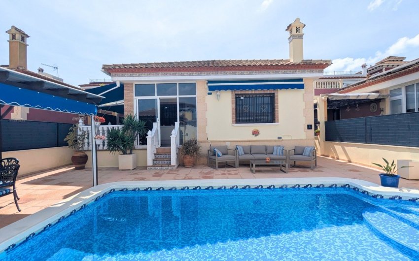 Revente - Villa -
Bigastro - Inland