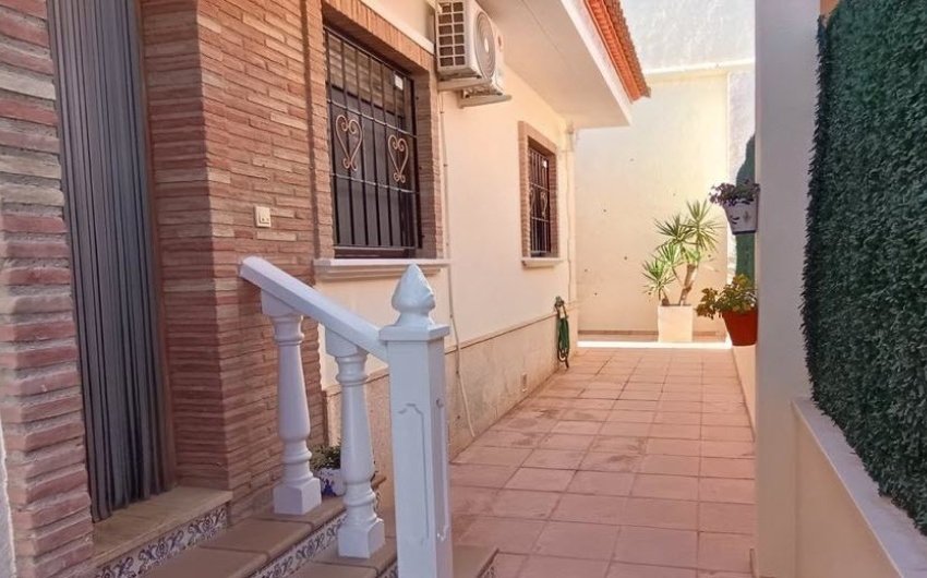 Revente - Villa -
Bigastro - Inland