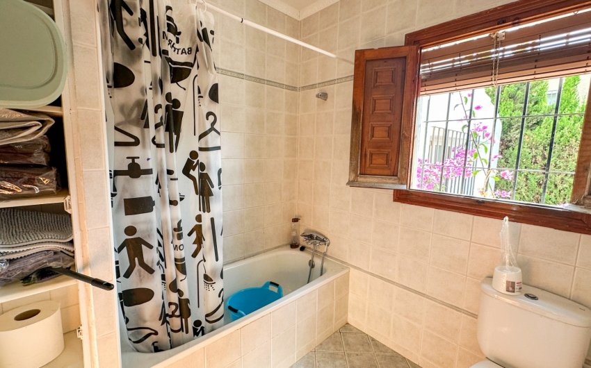 Revente - Villa -
Cabo Roig - Costa Blanca