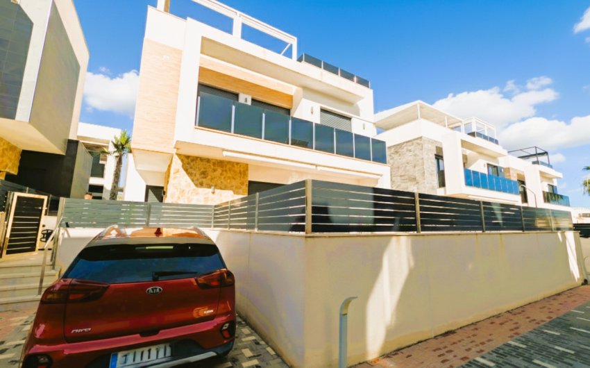 Revente - Villa -
Cabo Roig - Costa Blanca