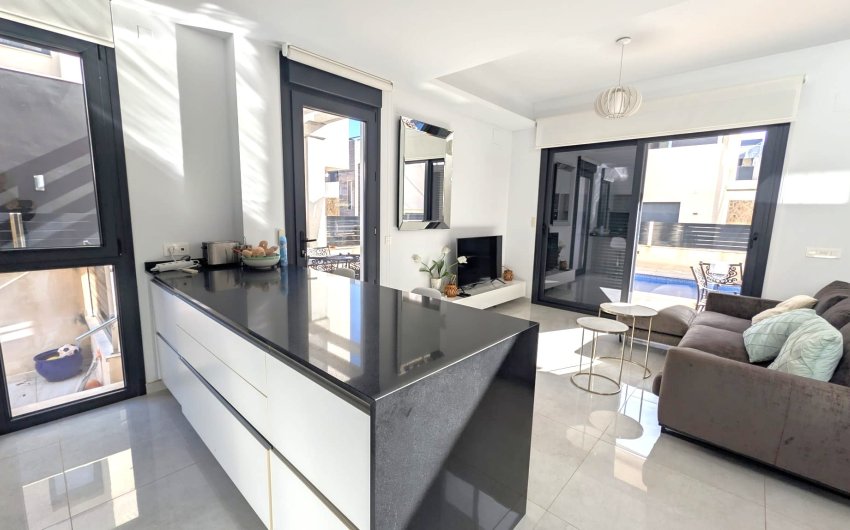 Revente - Villa -
Cabo Roig - Costa Blanca