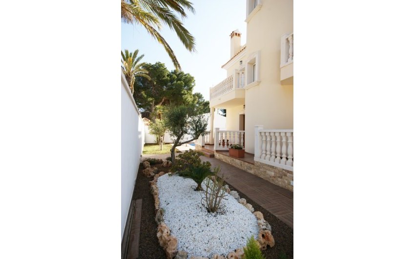 Revente - Villa -
Cabo Roig - Costa Blanca