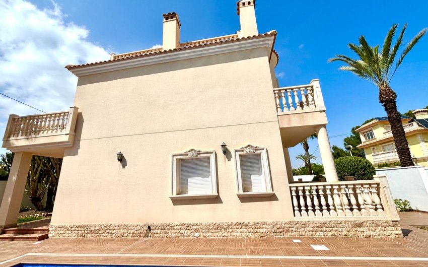 Revente - Villa -
Cabo Roig - Costa Blanca