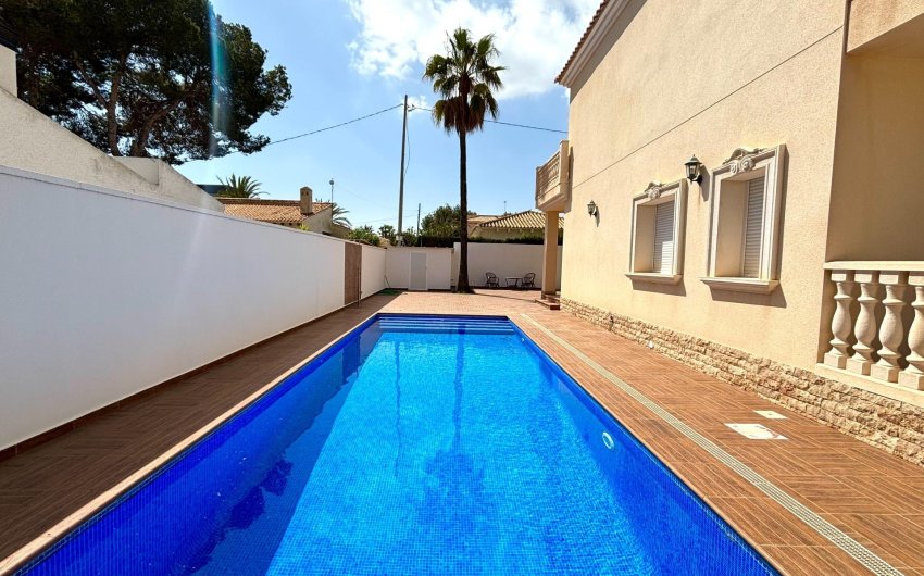 Revente - Villa -
Cabo Roig - Costa Blanca