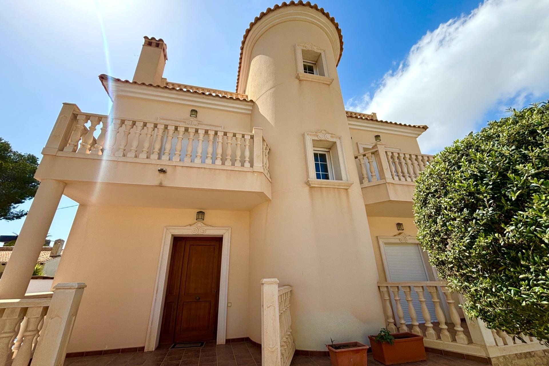 Revente - Villa -
Cabo Roig - Costa Blanca