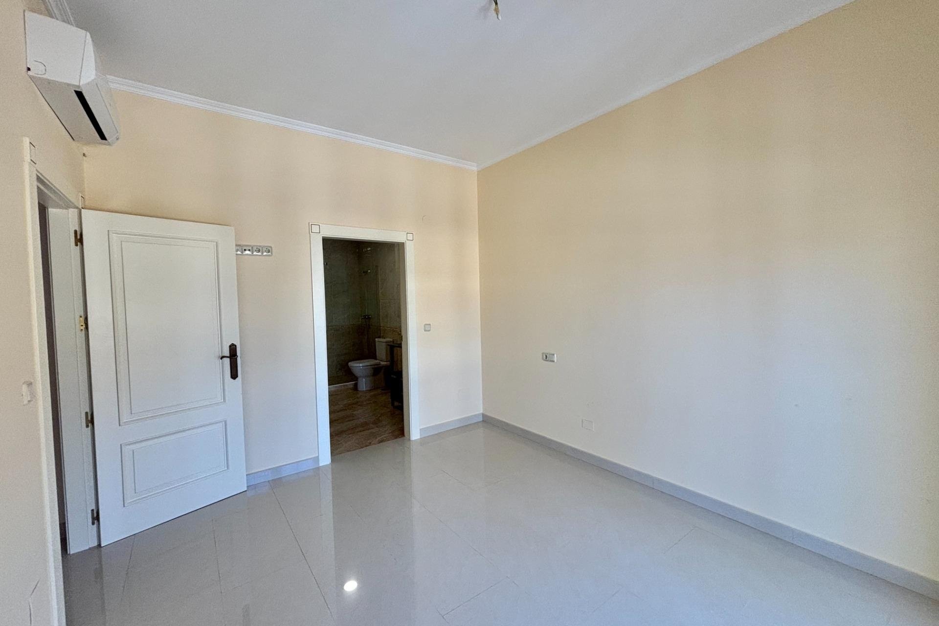 Revente - Villa -
Cabo Roig - Costa Blanca