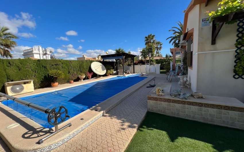 Revente - Villa -
Cabo Roig - Costa Blanca