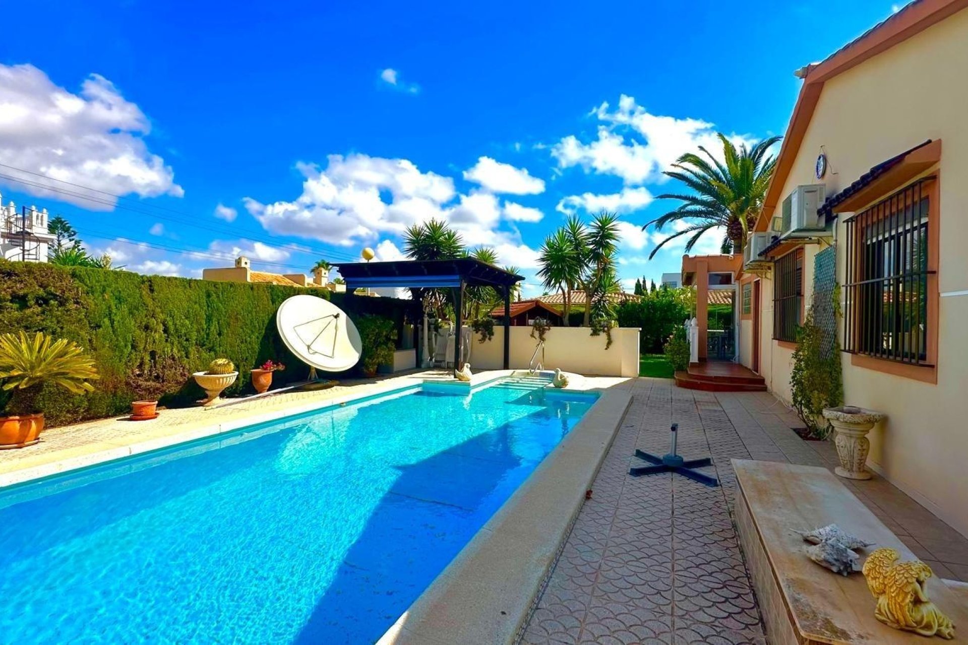 Revente - Villa -
Cabo Roig - Costa Blanca