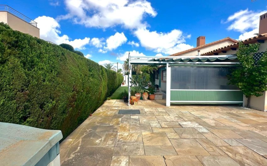 Revente - Villa -
Cabo Roig - Costa Blanca