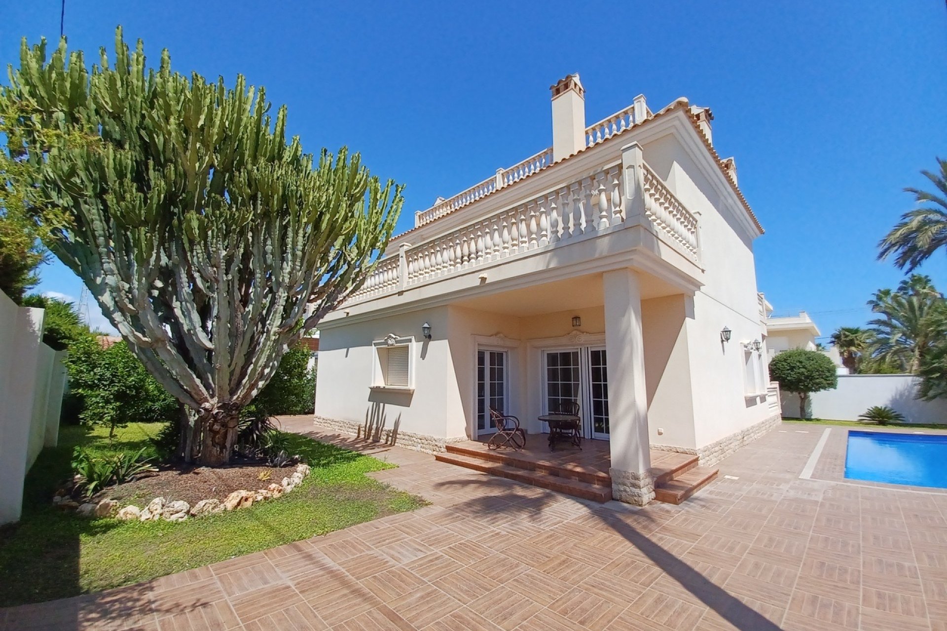 Revente - Villa -
Cabo Roig - Costa Blanca