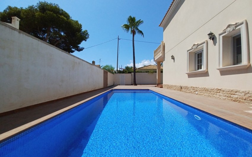 Revente - Villa -
Cabo Roig - Costa Blanca