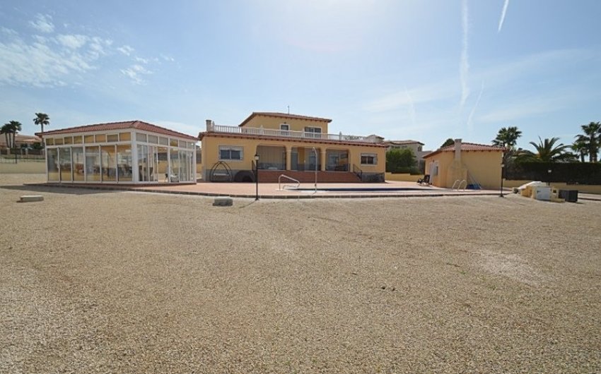 Revente - Villa -
Campos del Río - Inland