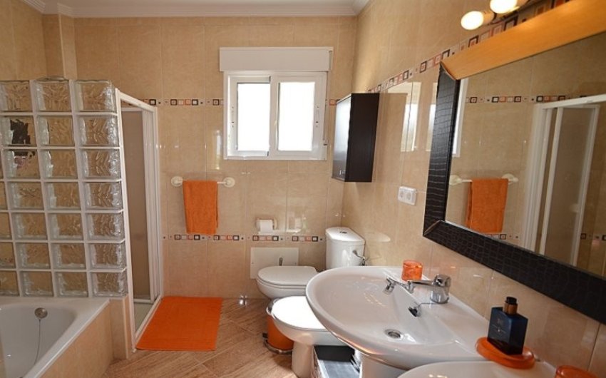 Revente - Villa -
Campos del Río - Inland