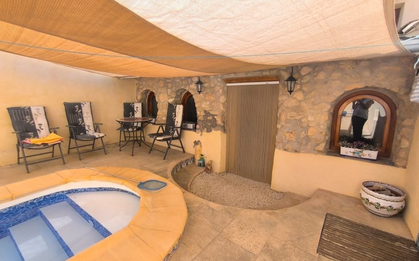 Revente - Villa -
Chinorlet - Inland