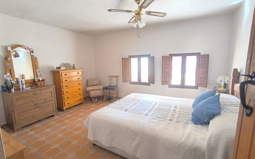 Revente - Villa -
Chinorlet - Inland