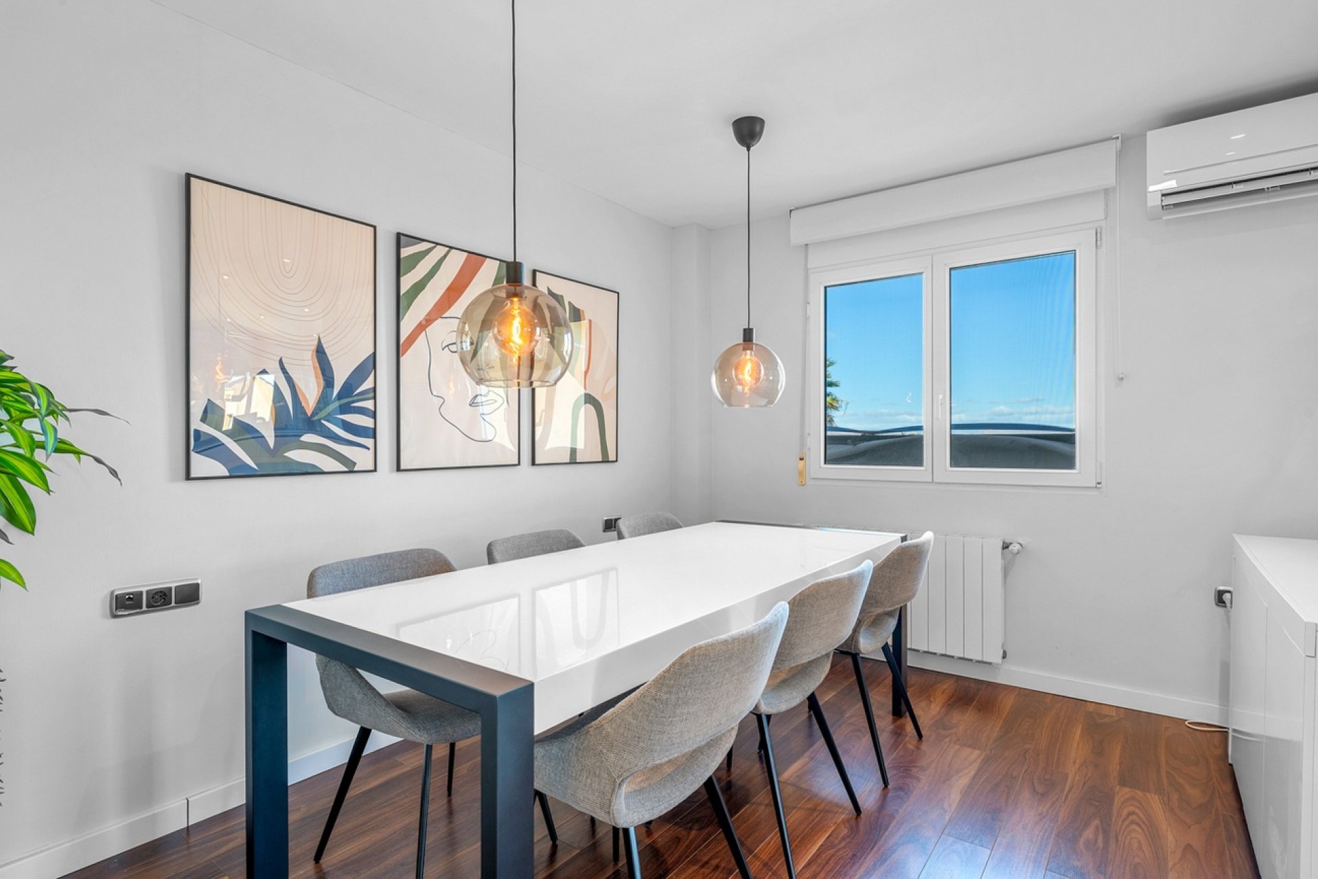 Revente - Villa -
Ciudad De Las Comunicaciones - Costa Blanca