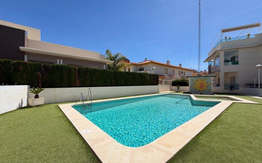 Revente - Villa -
Ciudad Quesada - Dona Pepa