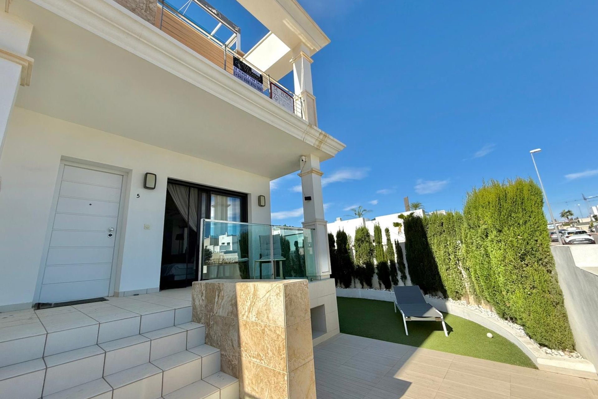 Revente - Villa -
Ciudad Quesada - Pueblo Bravo