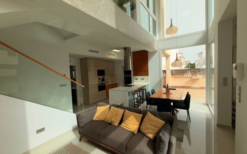 Revente - Villa -
Ciudad Quesada - Pueblo Bravo