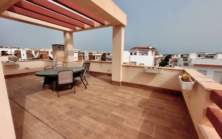 Revente - Villa -
Ciudad Quesada - Pueblo Bravo