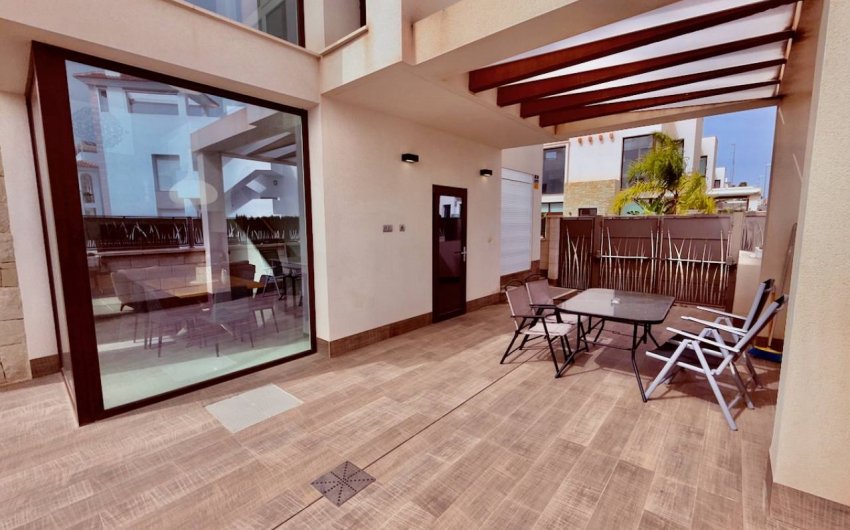 Revente - Villa -
Ciudad Quesada - Pueblo Bravo