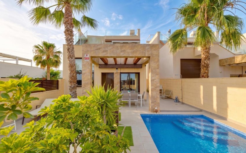 Revente - Villa -
Ciudad Quesada - Pueblo Bravo