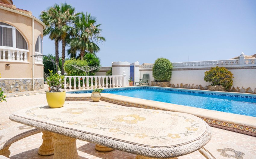 Revente - Villa -
Ciudad Quesada - town